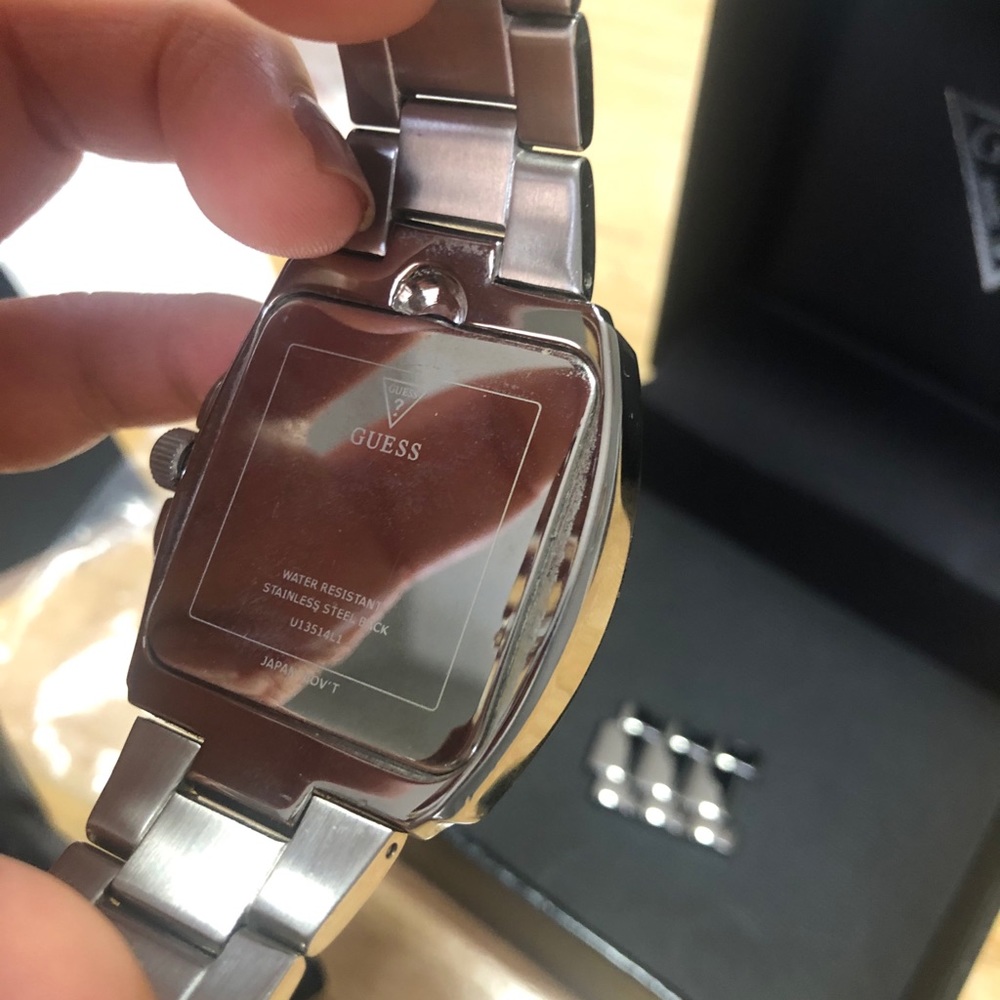 Guess Royal unisex authentic watch Silver